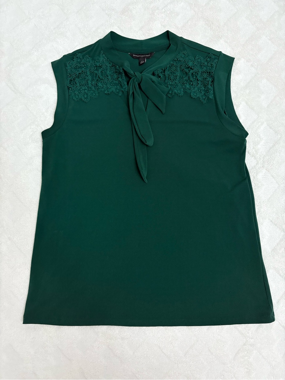 Banana Republic Dark Green Sleeveless Tie-Neck Lace Detail Top
